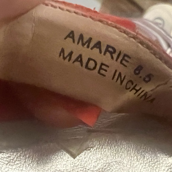 GUC White House | Black Market - size 8.5 - Picture 6 of 7